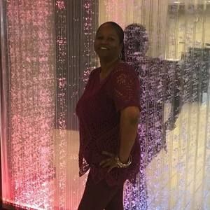 Meet your Posher, Gloria